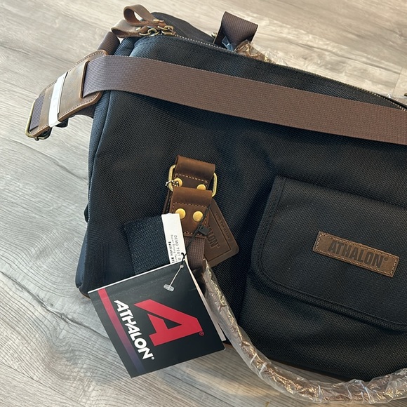 ATHALON | 21" Ponderosa Ballistic & Genuine Leather Duffel Bag - Black - Picture 3 of 10